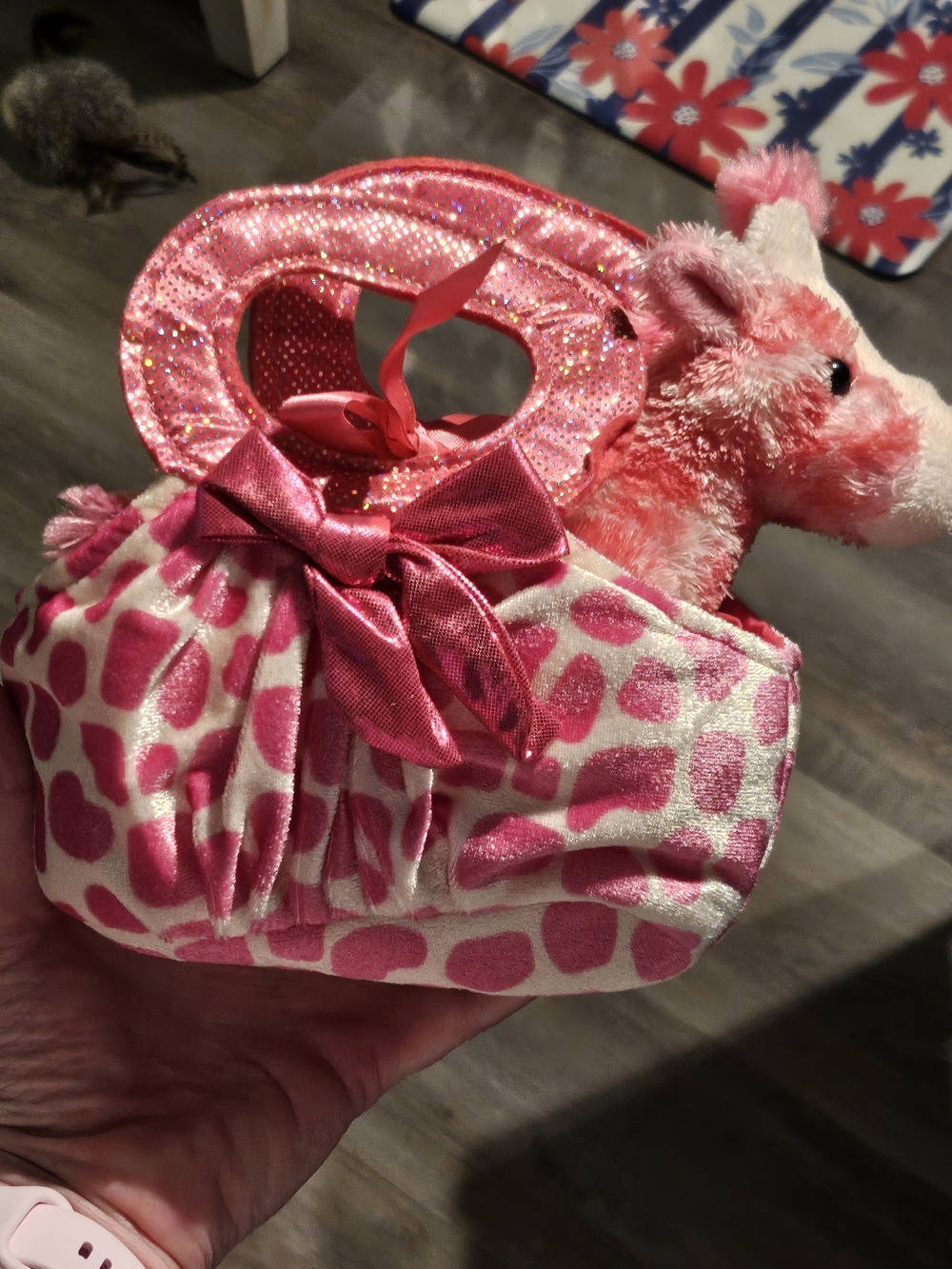 Plush Giraffe Handbag for Kids — Pink Sparkle Bow